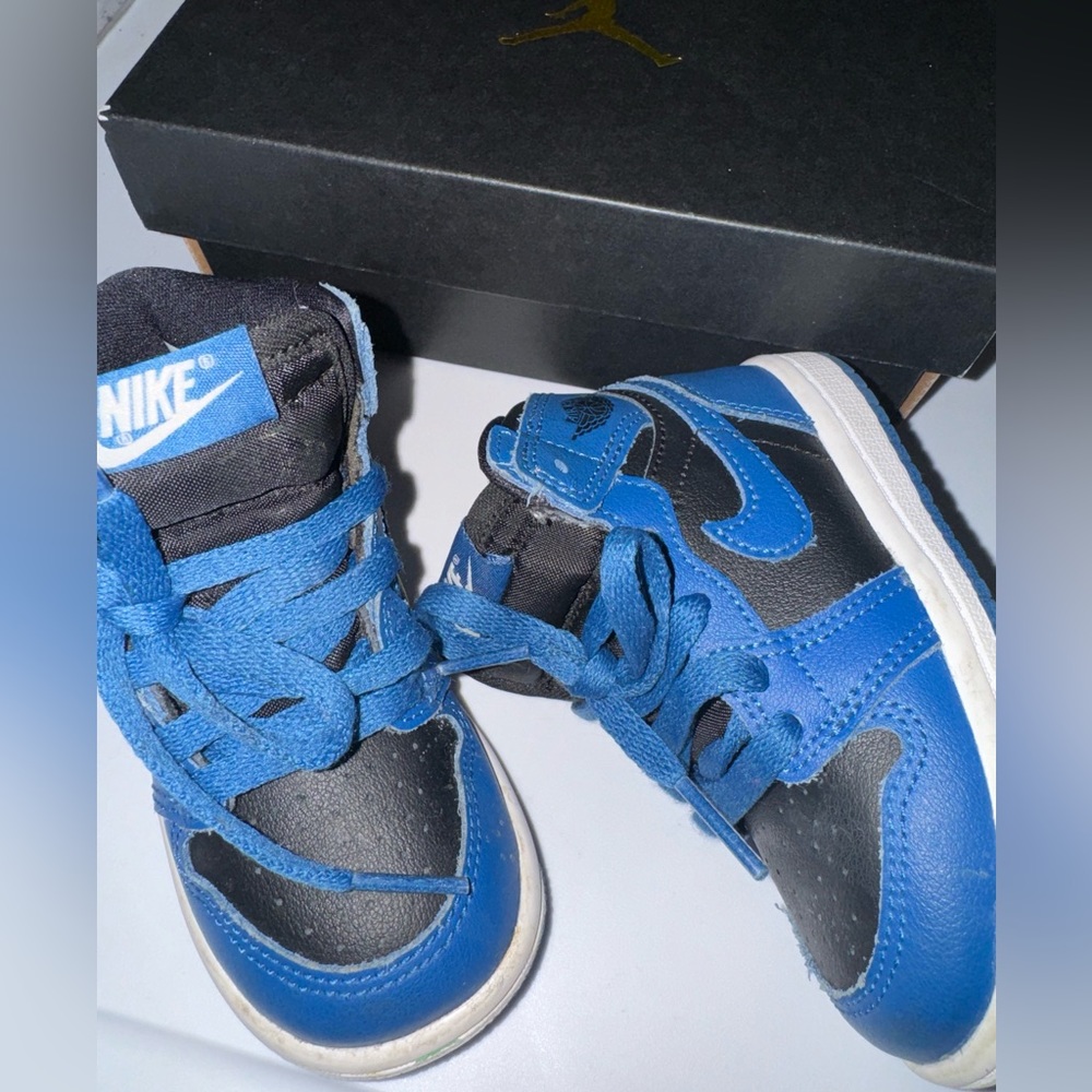 Air Jordan Toddler sneaker 6C